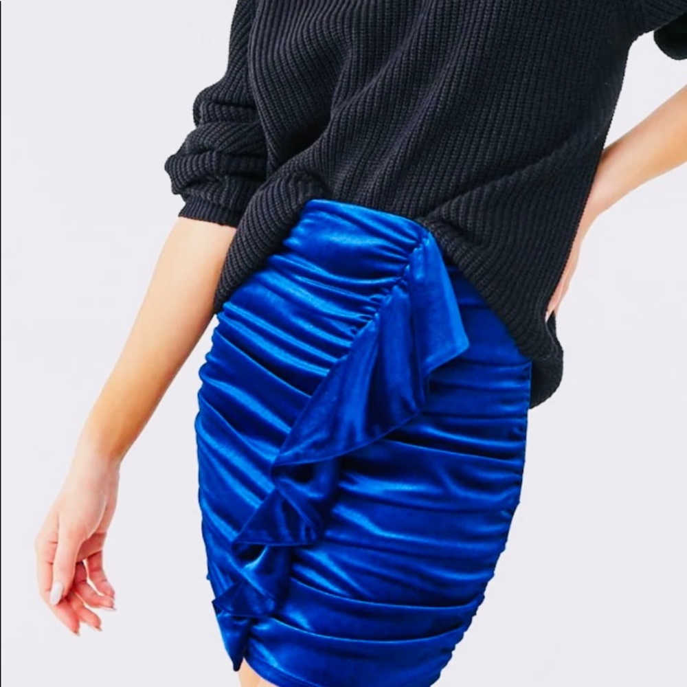 Velvet Ruffled Skirt💙 - Picture 8 of 9